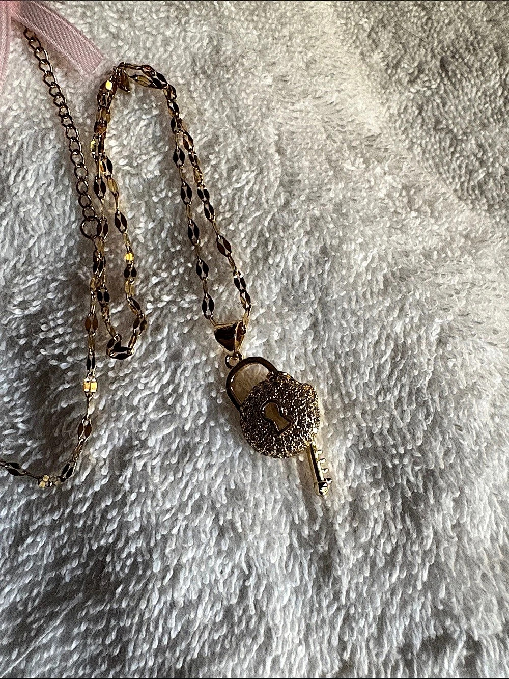 Gold-Tone Key Pendant Necklace Like New